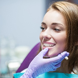 patient visiting dentist for checkup 